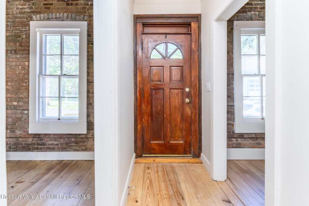 72 Hunter Street, Kingston, NY 12401 - Photo 3 of 50