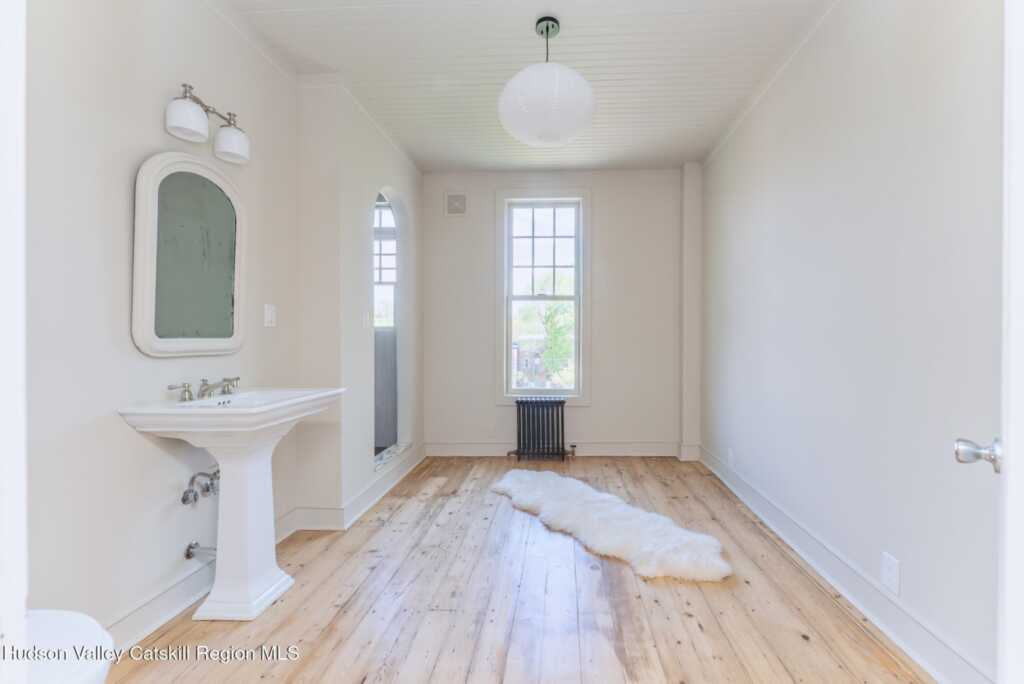 72 Hunter Street, Kingston, NY 12401 - Photo 30 of 50