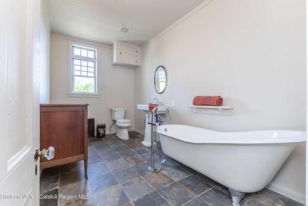 72 Hunter Street, Kingston, NY 12401 - Photo 39 of 50