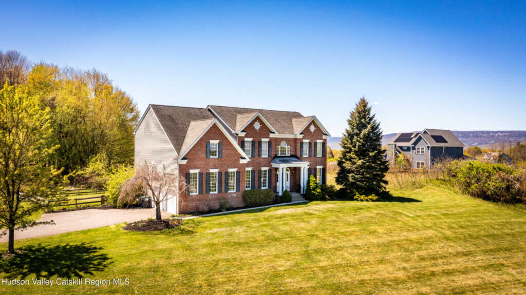 32 Sanford Drive, New Paltz, NY 12561 - Photo 3 of 50