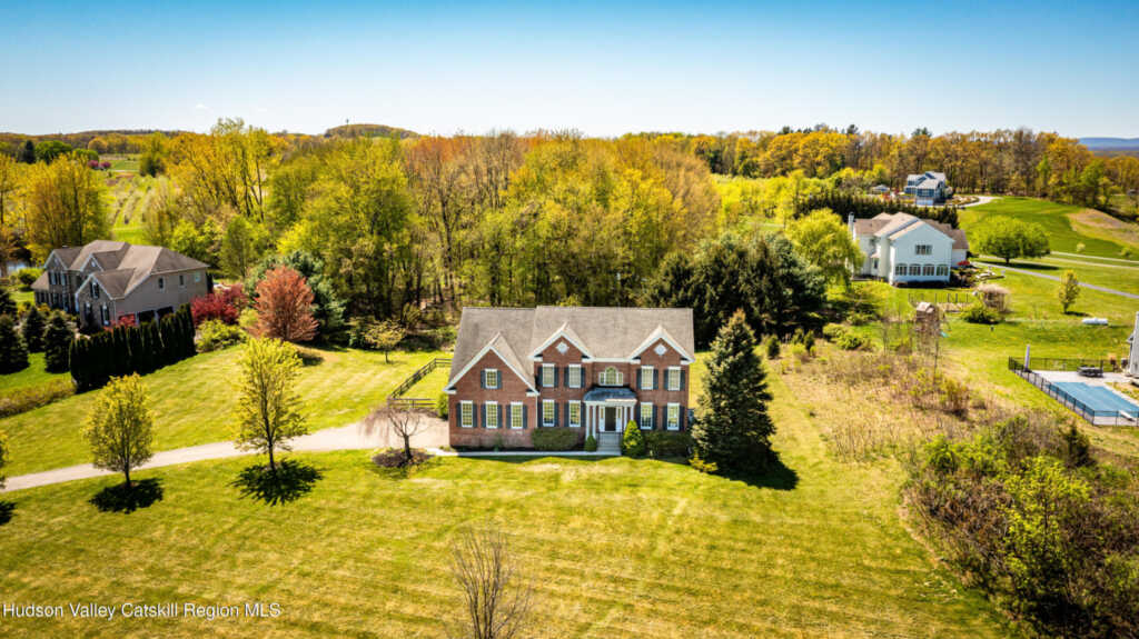 32 Sanford Drive, New Paltz, NY 12561 - Photo 5 of 50