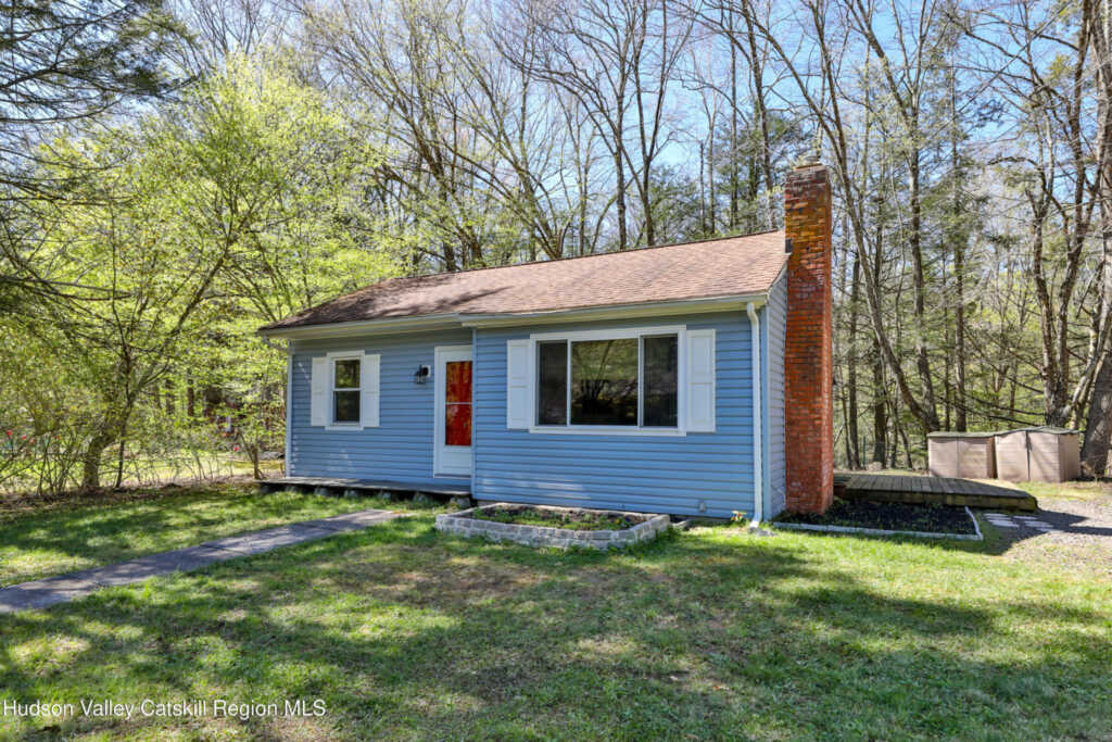 9 Lilly Avenue, Phoenicia, NY 12464 - Photo 2 of 27