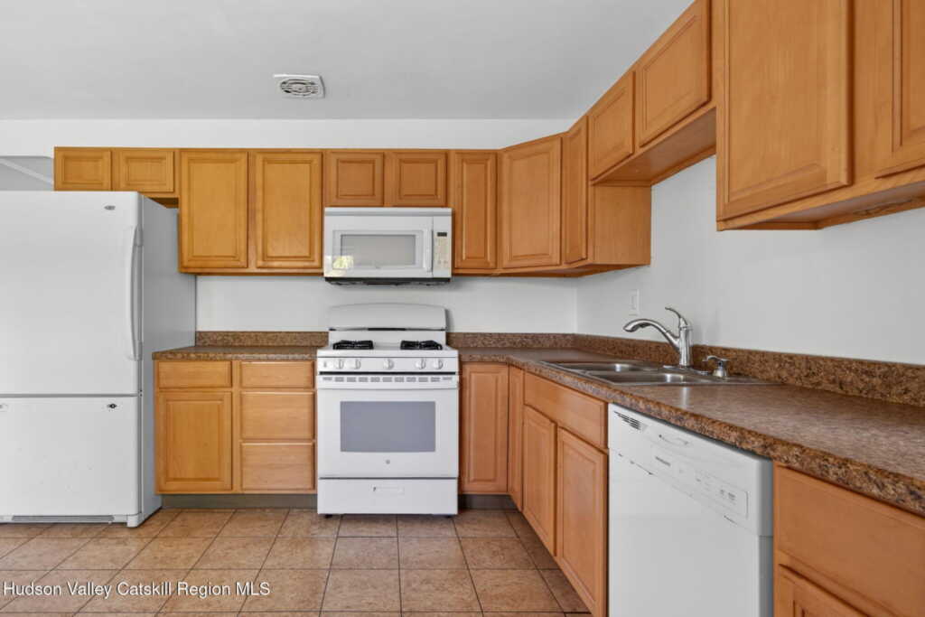 38 Melissa Road, Kingston, NY 12401 - Photo 7 of 23