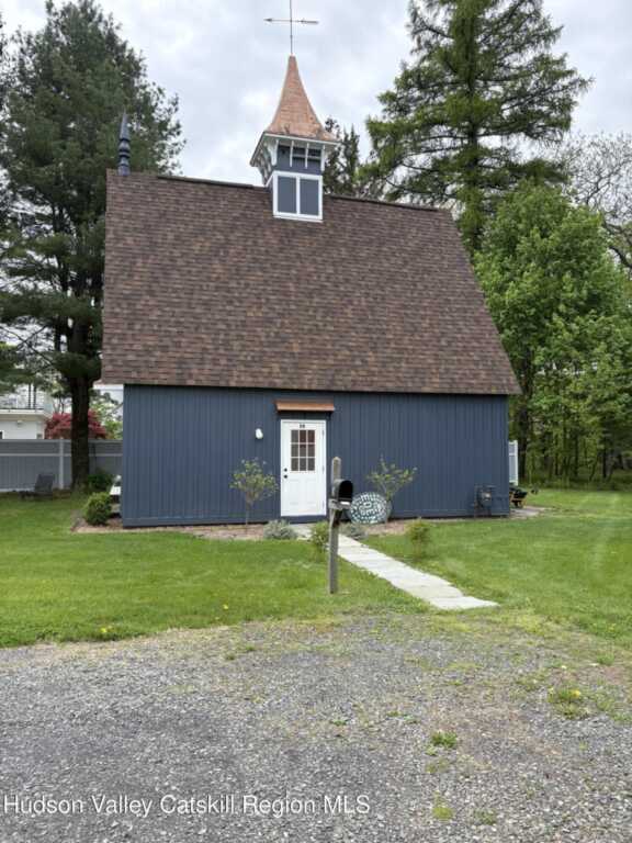 28 Bridge Street, Saugerties, NY 12477 - Photo 2 of 11