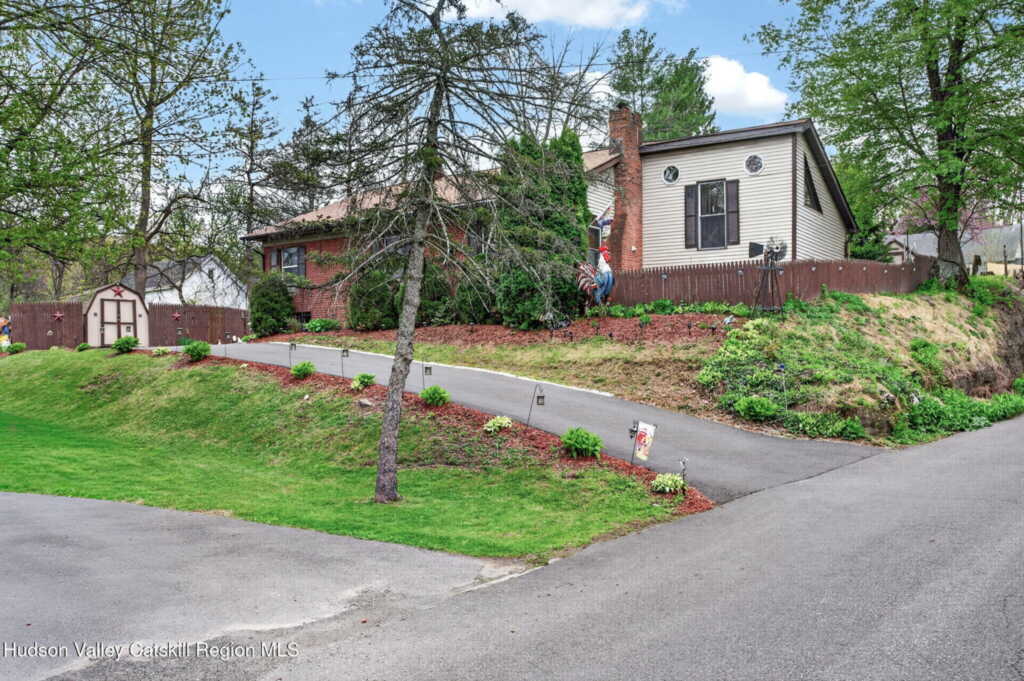 296 2nd Avenue, Kingston, NY 12401 - Photo 4 of 44