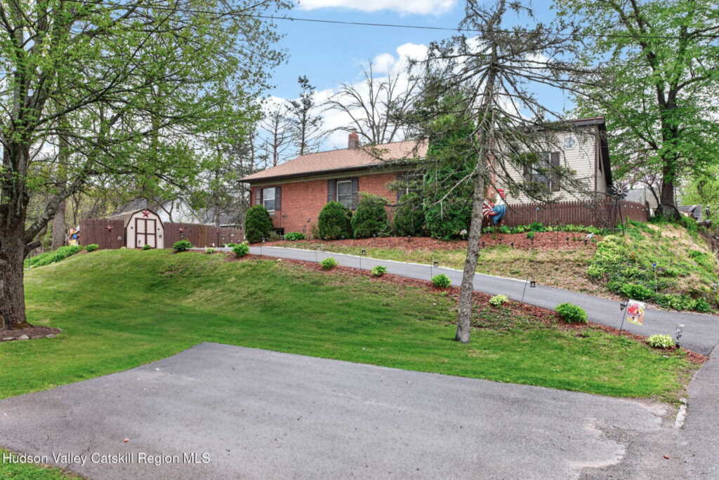 296 2nd Avenue, Kingston, NY 12401 - Photo 5 of 44
