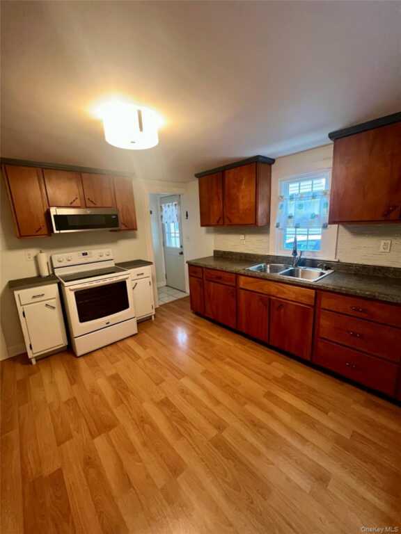 154 Lucas Avenue, Kingston, NY 12401 - Photo 4 of 10