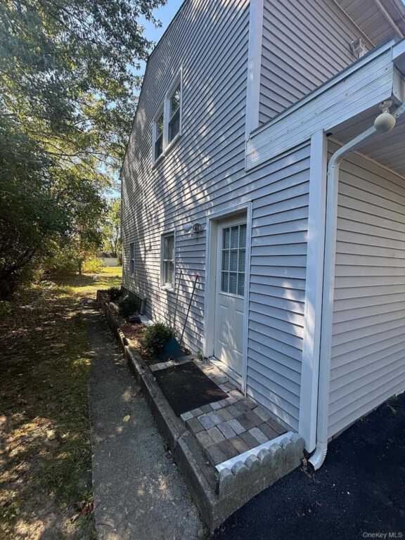 2 Partington Place, New Paltz, NY 12561 - Photo 3 of 19