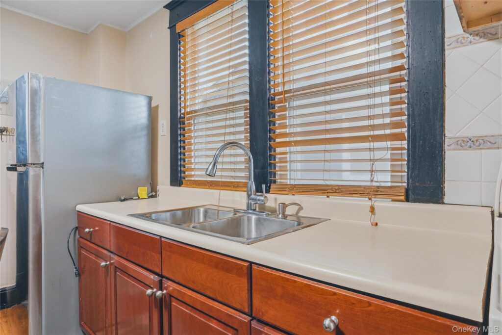 160 Foxhall Avenue, Kingston, NY 12401 - Photo 9 of 17