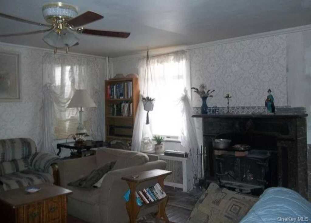 311 Market St Ext, Saugerties, NY 12477 - Photo 10 of 11