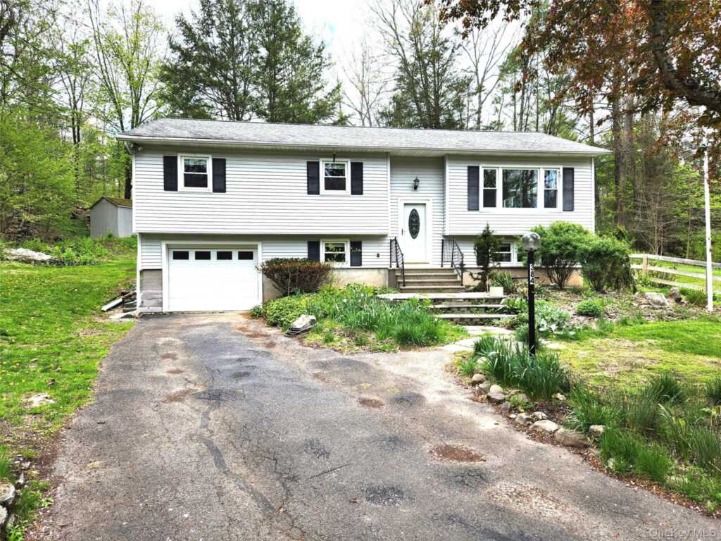 384 Fishcreek Road, Saugerties, NY 12477