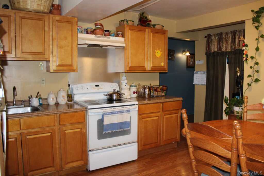 12 S Parsonage Street, Rhinebeck, NY 12572 - Photo 10 of 49