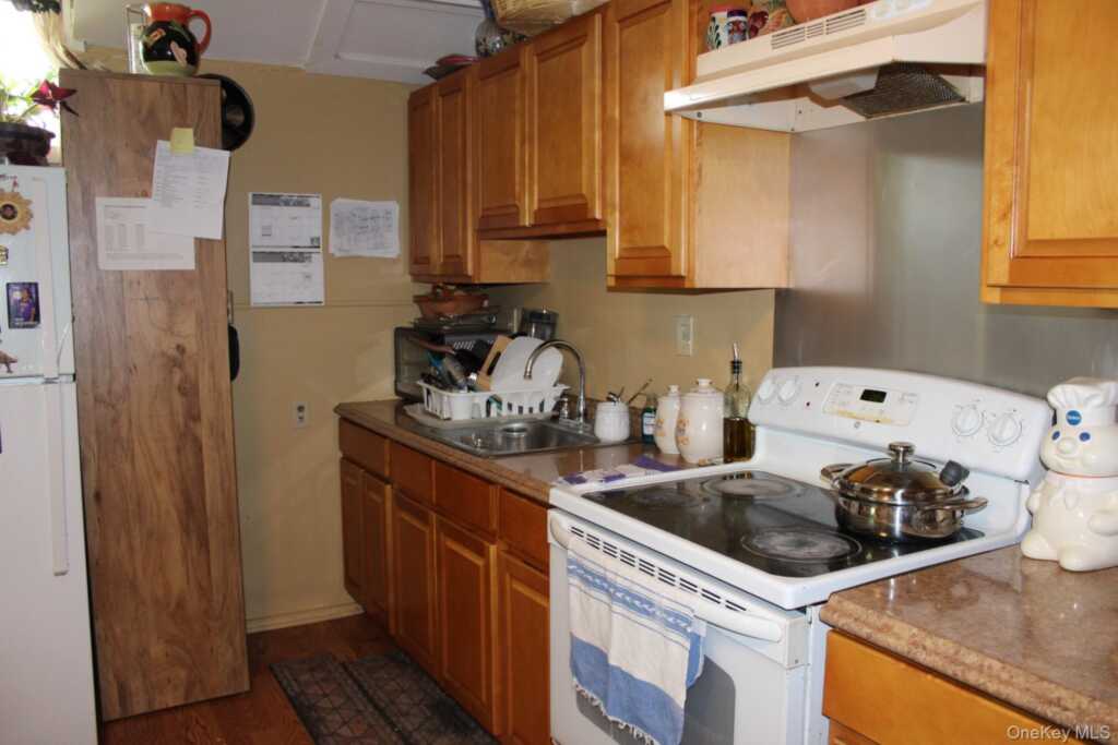 12 S Parsonage Street, Rhinebeck, NY 12572 - Photo 11 of 49