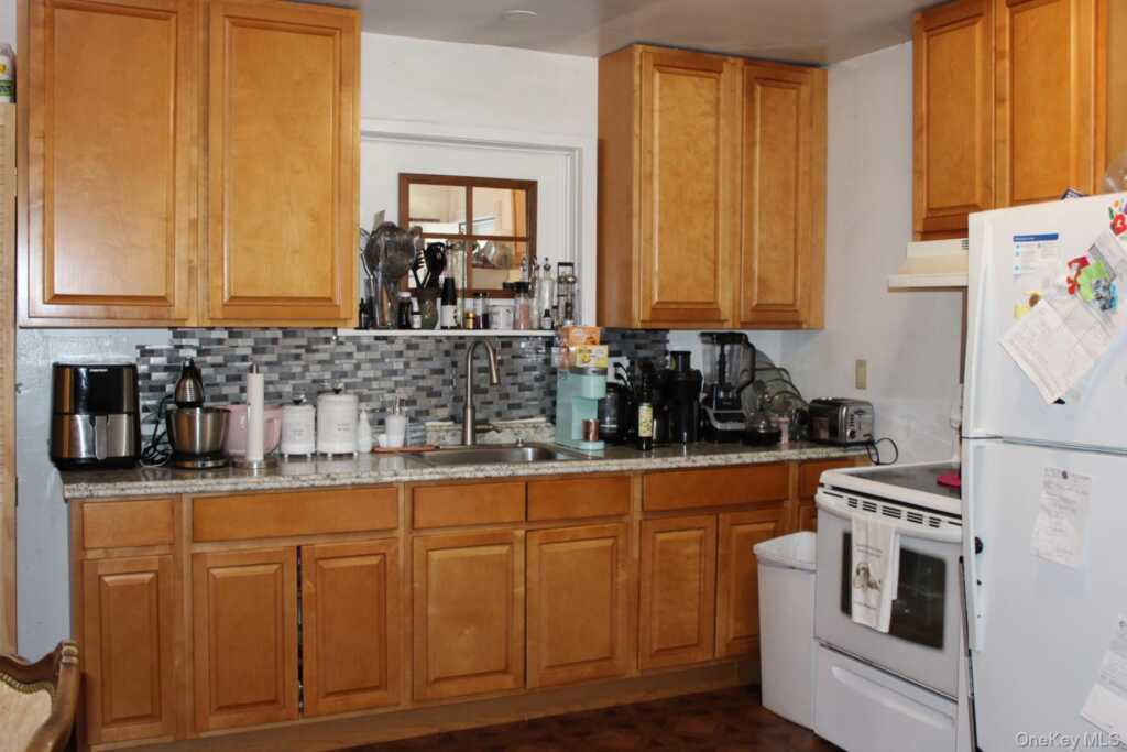 12 S Parsonage Street, Rhinebeck, NY 12572 - Photo 18 of 49