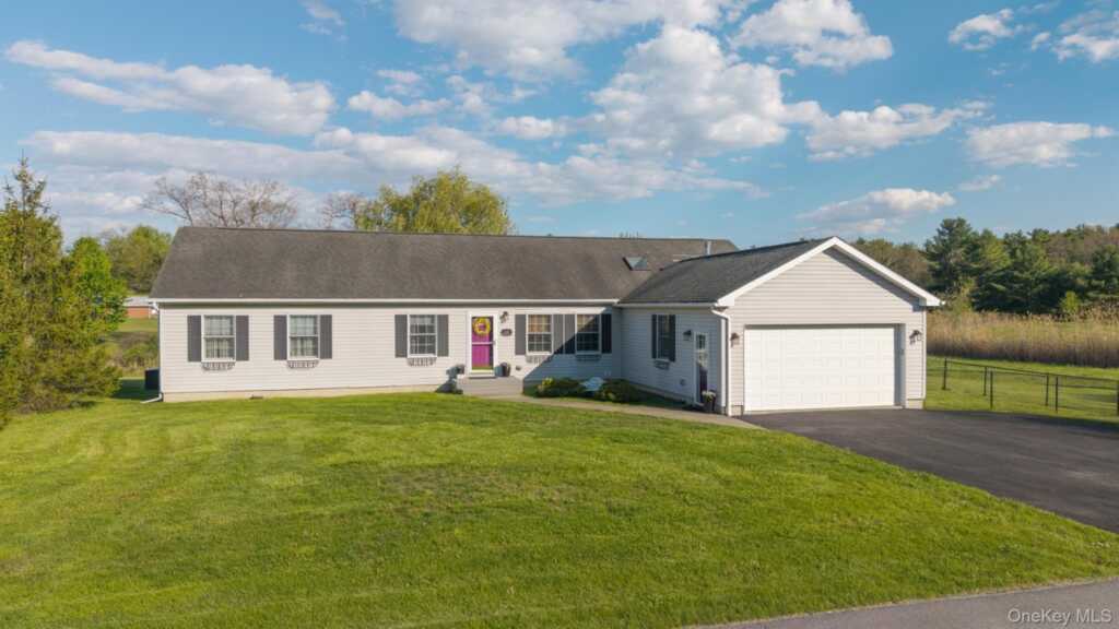 25 Spada Drive, Saugerties, NY 12477 - Photo 3 of 50