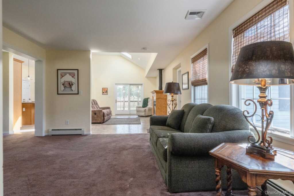 25 Spada Drive, Saugerties, NY 12477 - Photo 4 of 50