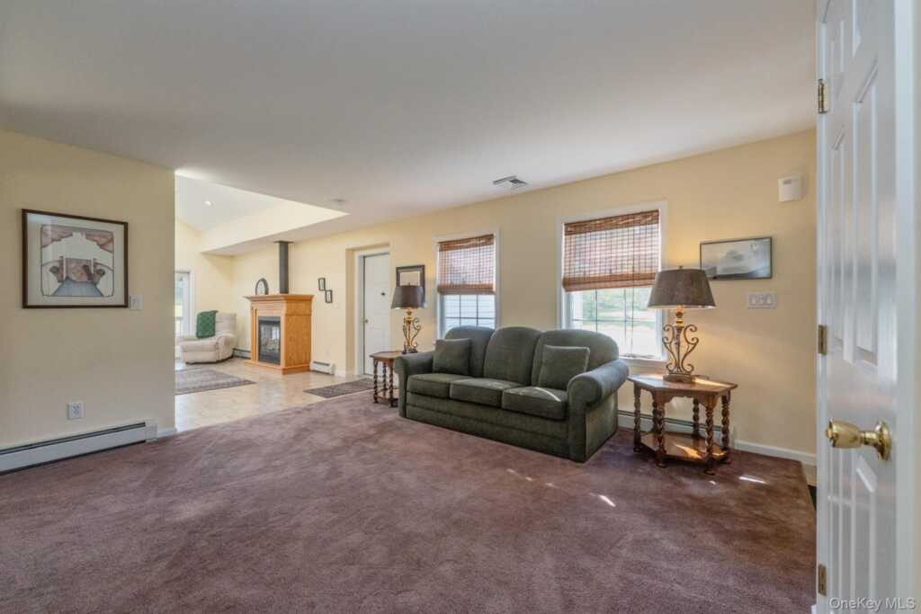 25 Spada Drive, Saugerties, NY 12477 - Photo 5 of 50