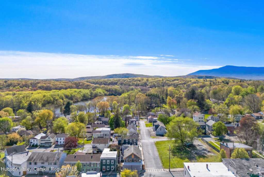 230 Partition Street, Unit #2, Saugerties, NY 12477 - Photo 9 of 17