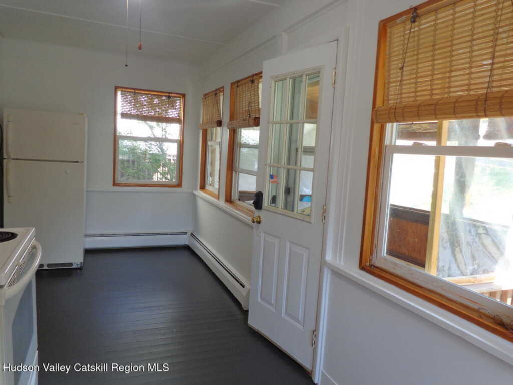 40 2nd Avenue, Kingston, NY 12401 - Photo 4 of 29
