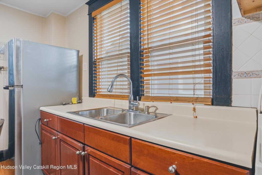160 Foxhall Avenue, Kingston, NY 12401 - Photo 10 of 18