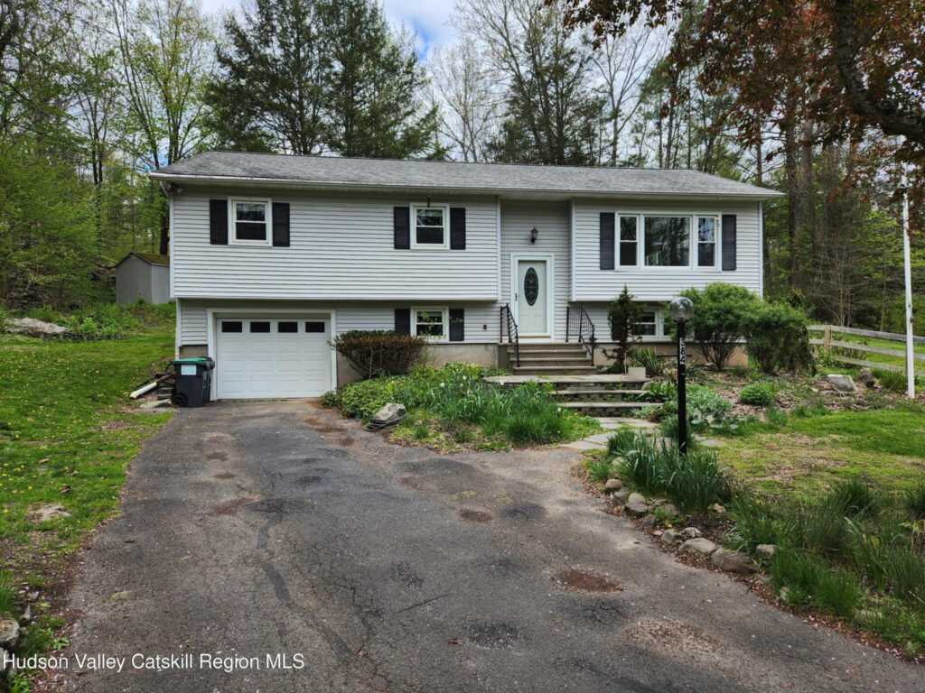 384 Fish Creek Road, Saugerties, NY 12477