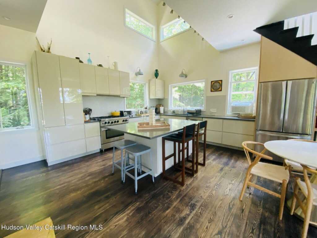 206 Hutchin Hill Road, Woodstock, NY 12498 - Photo 4 of 31