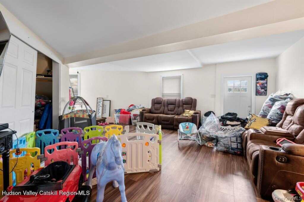 252-254 Partition Street, Saugerties, NY 12477 - Photo 24 of 35