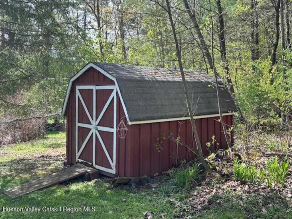 123 Herdman Road, Phoenicia, NY 12464 - Photo 3 of 19
