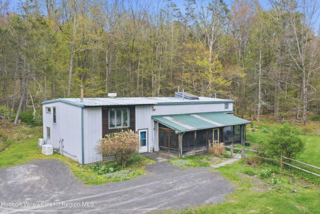 4 Ashley Lane, Woodstock, NY 12498