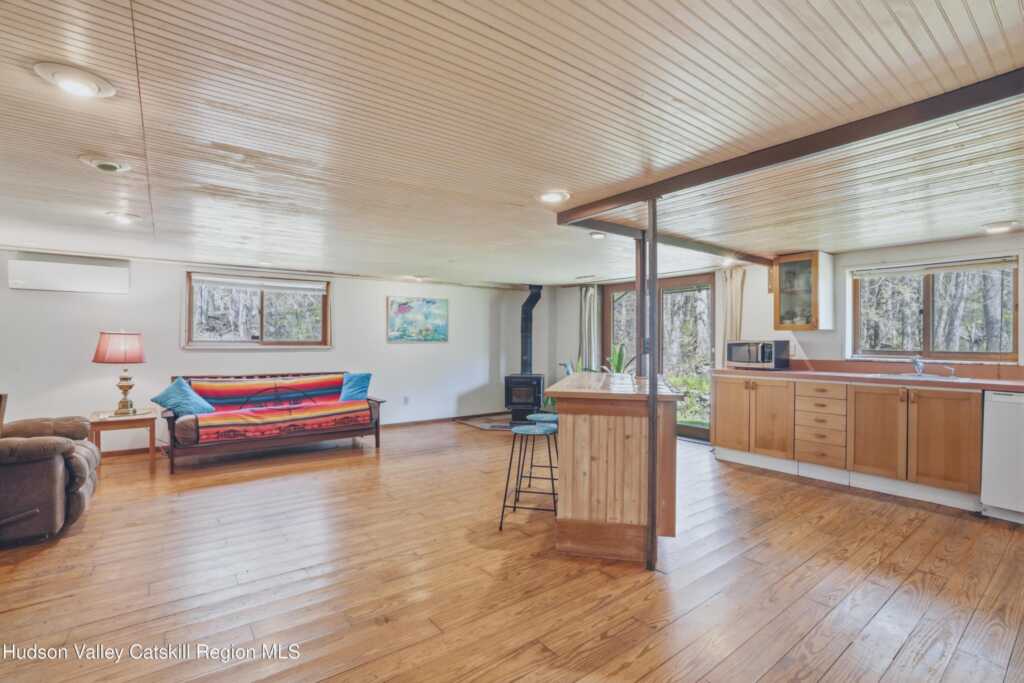 4 Ashley Lane, Woodstock, NY 12498 - Photo 3 of 19