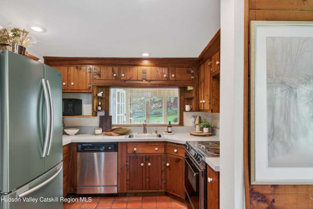 27 Old Wagon Road, Woodstock, NY 12498 - Photo 14 of 50