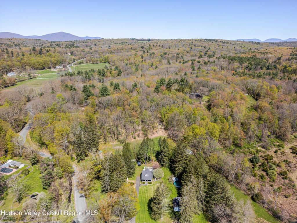 330 Pine Bush Road, Stone Ridge, NY 12484 - Photo 4 of 50