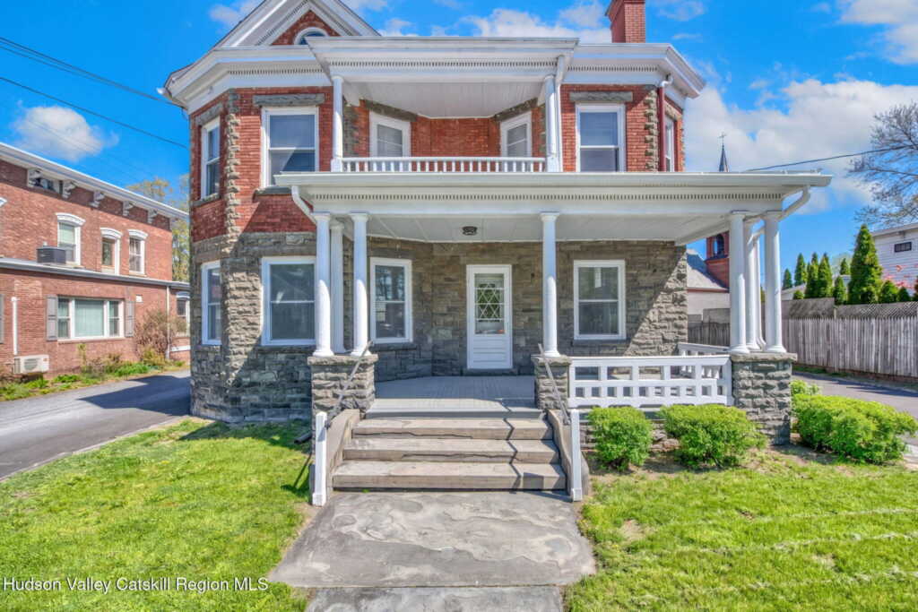 21 Ulster Avenue, Unit #B, Saugerties, NY 12477