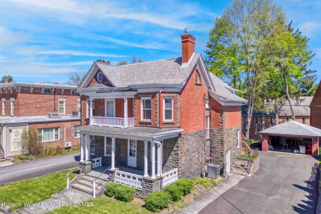 21 Ulster Avenue, Unit #B, Saugerties, NY 12477 - Photo 4 of 50