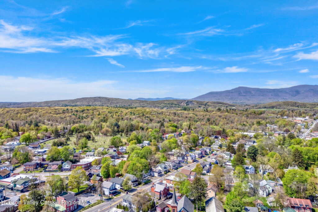 21 Ulster Avenue, Unit #B, Saugerties, NY 12477 - Photo 8 of 50