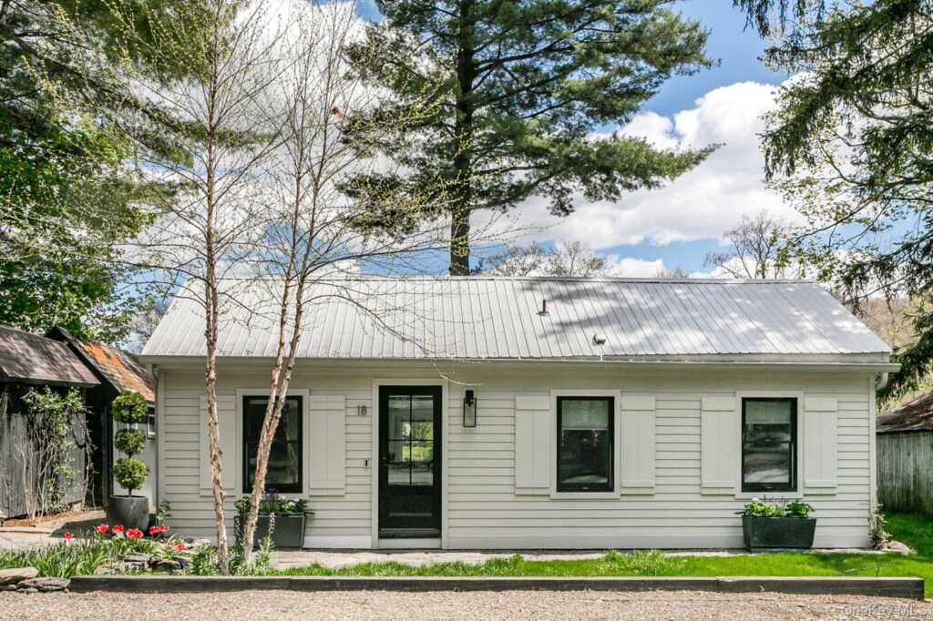 18 Fourth Avenue, Rhinebeck, NY 12572