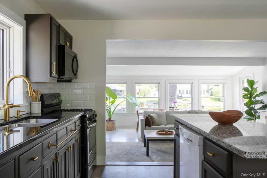 18 Fourth Avenue, Rhinebeck, NY 12572 - Photo 11 of 24