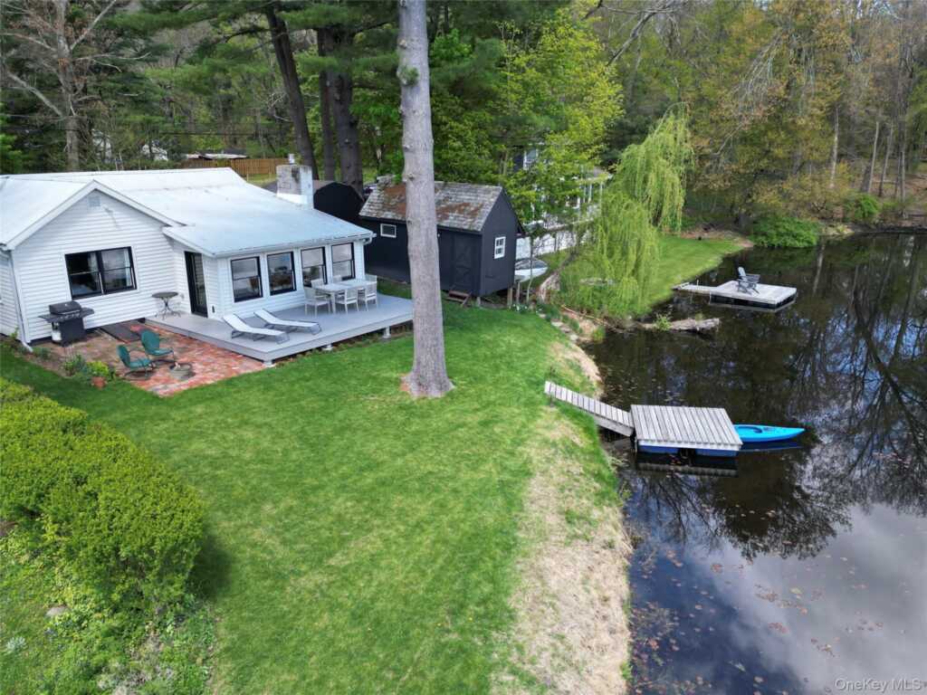 18 Fourth Avenue, Rhinebeck, NY 12572 - Photo 6 of 24