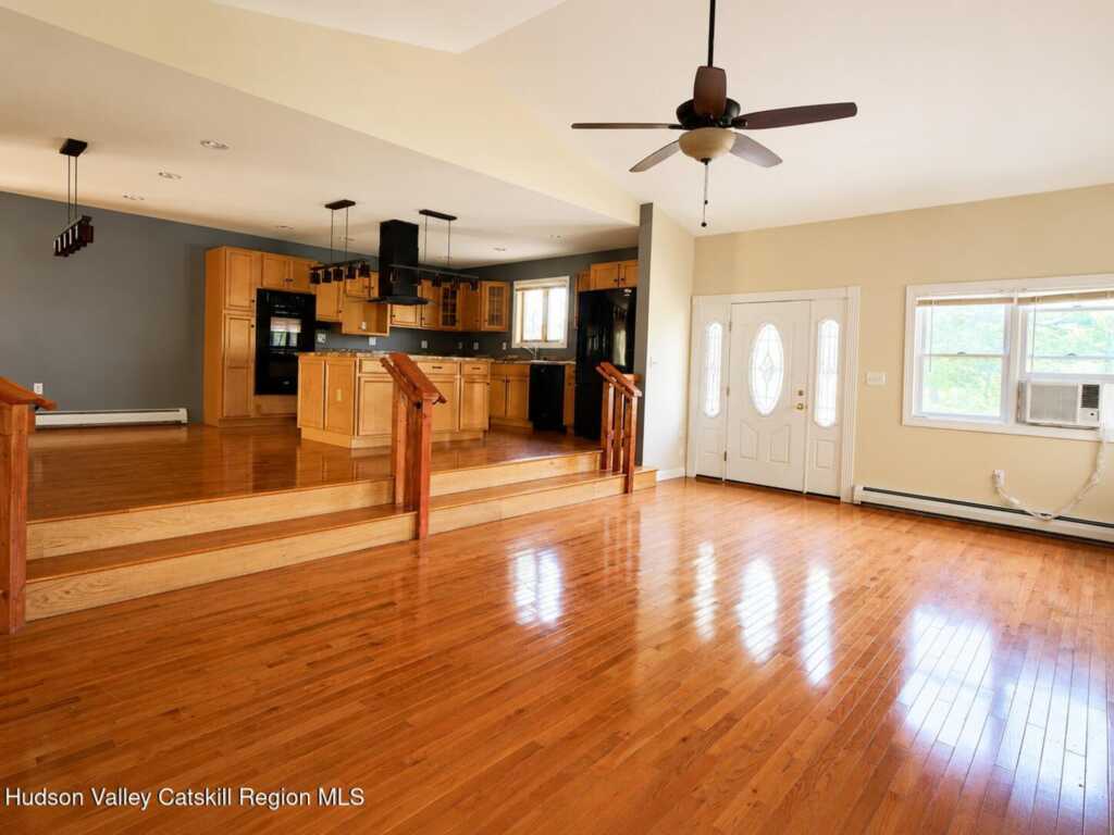 124 Blue Mountain Road, Saugerties, NY 12477 - Photo 2 of 32