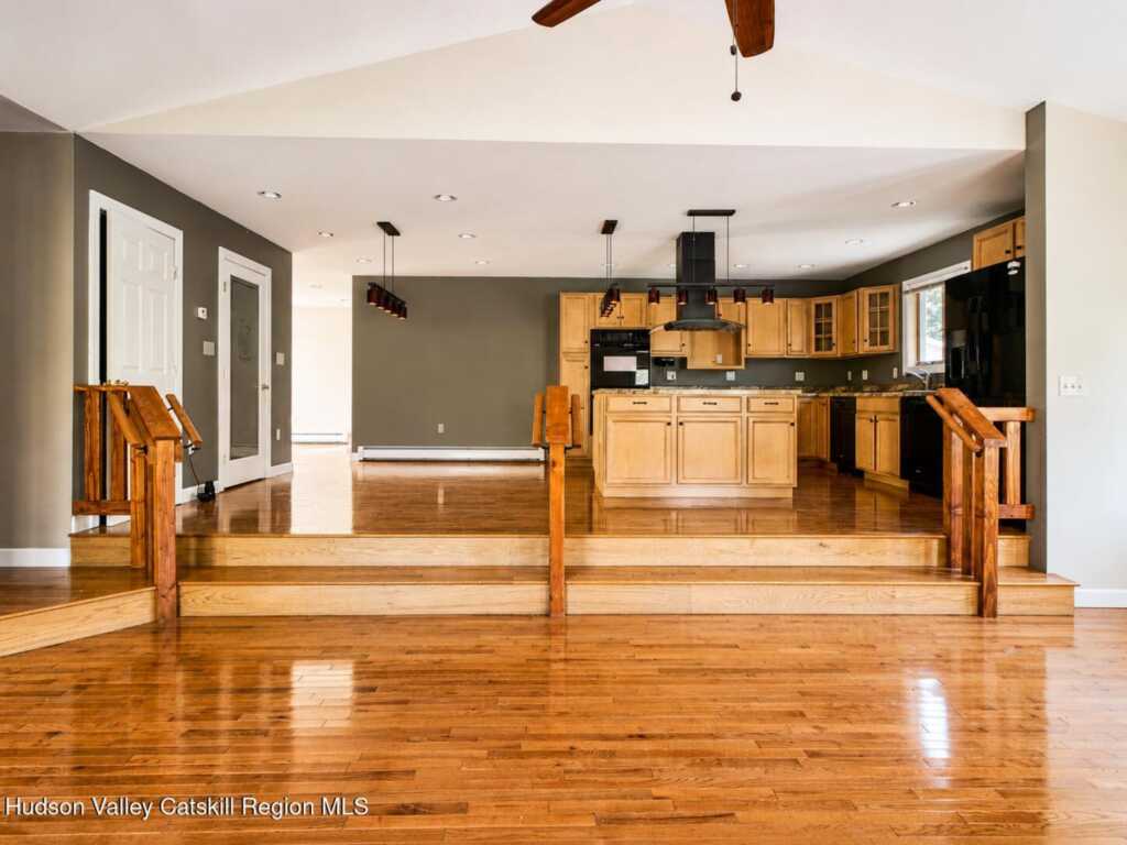 124 Blue Mountain Road, Saugerties, NY 12477 - Photo 3 of 32