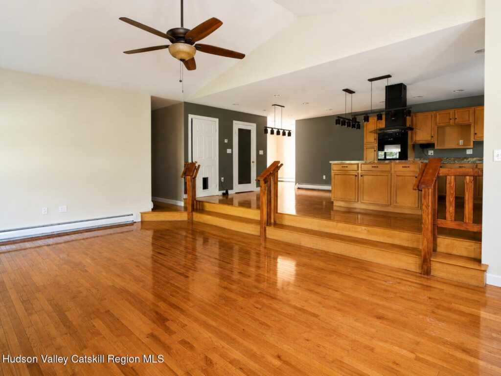 124 Blue Mountain Road, Saugerties, NY 12477 - Photo 4 of 32