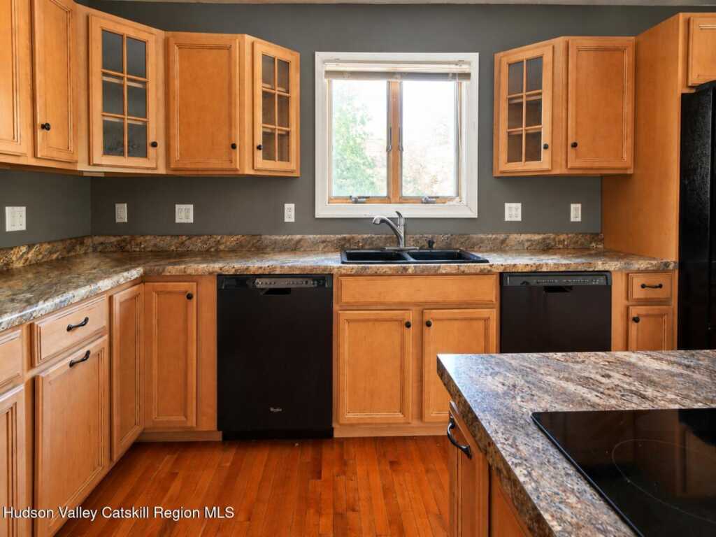 124 Blue Mountain Road, Saugerties, NY 12477 - Photo 6 of 32