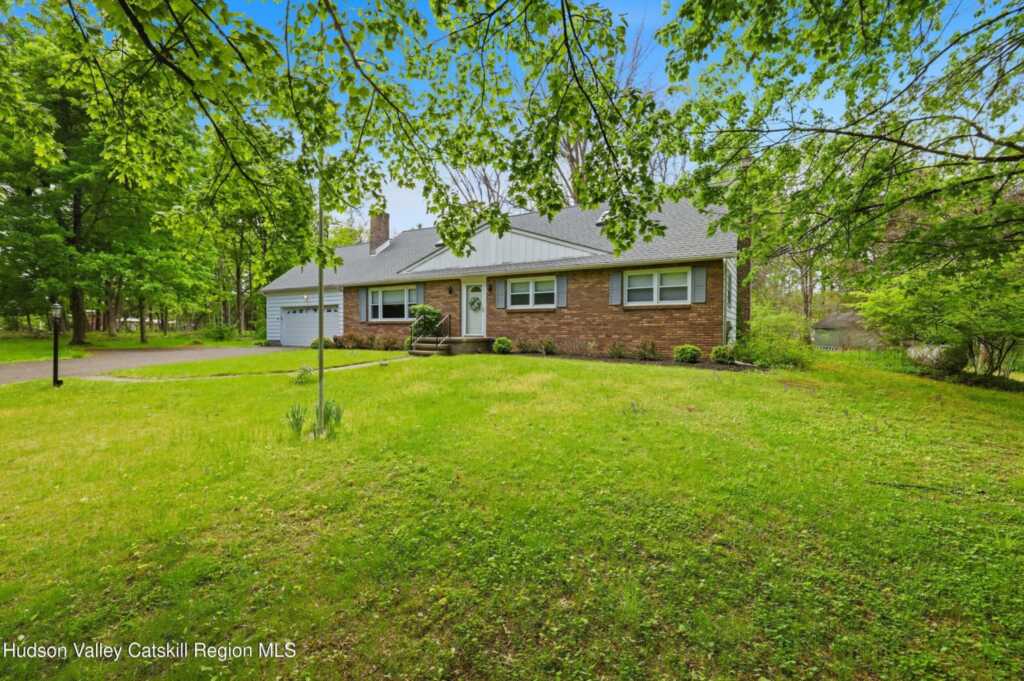 22 Candlewood Lane, Stone Ridge, NY 12484 - Photo 2 of 28