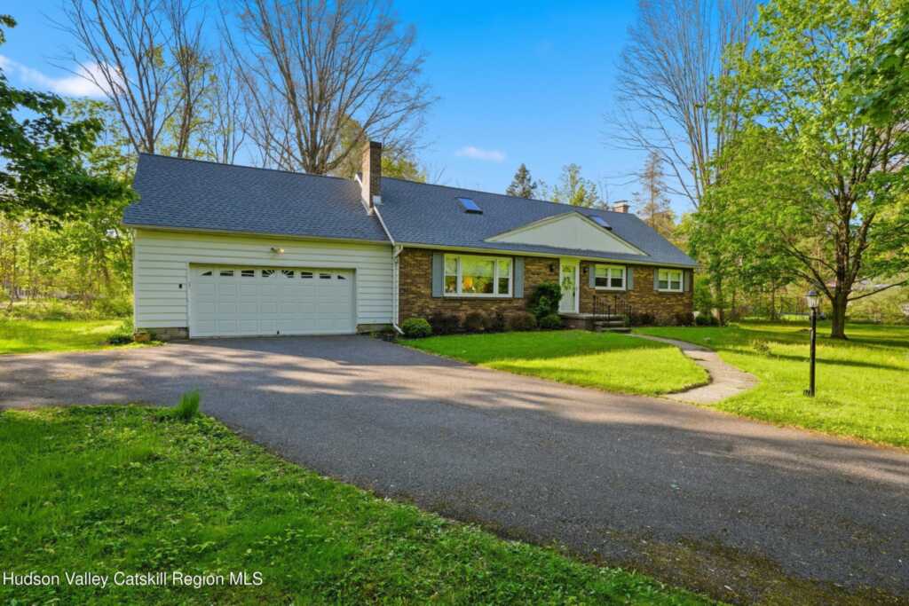 22 Candlewood Lane, Stone Ridge, NY 12484 - Photo 3 of 28