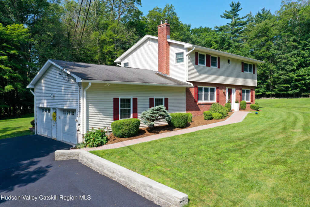 12 Oriole Drive, Woodstock, NY 12498