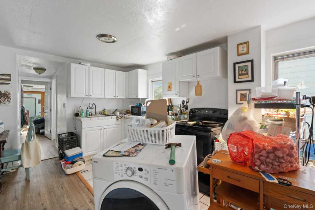 25 S Prospect Street, Kingston, NY 12401 - Photo 5 of 30