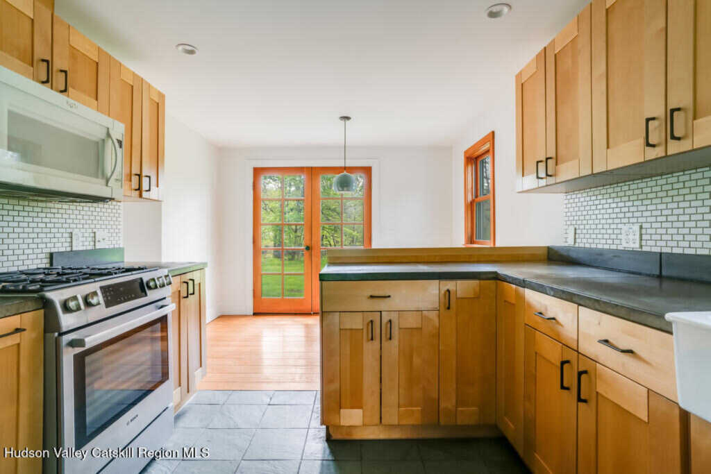 334 Fish Creek Road, Saugerties, NY 12477 - Photo 12 of 26