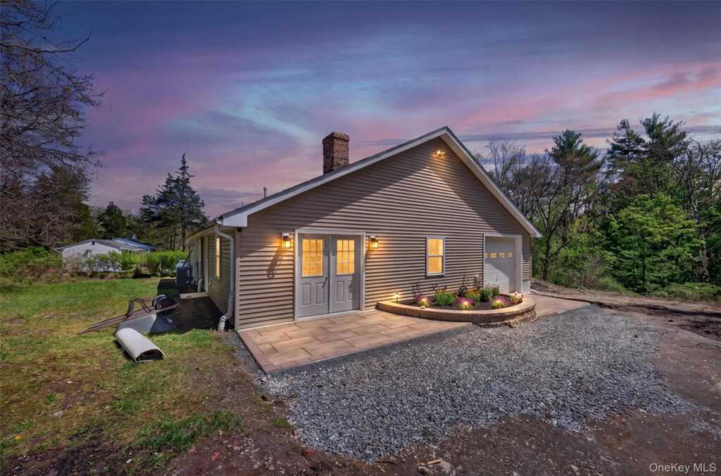 71 Blacks Road, Kingston, NY 12401