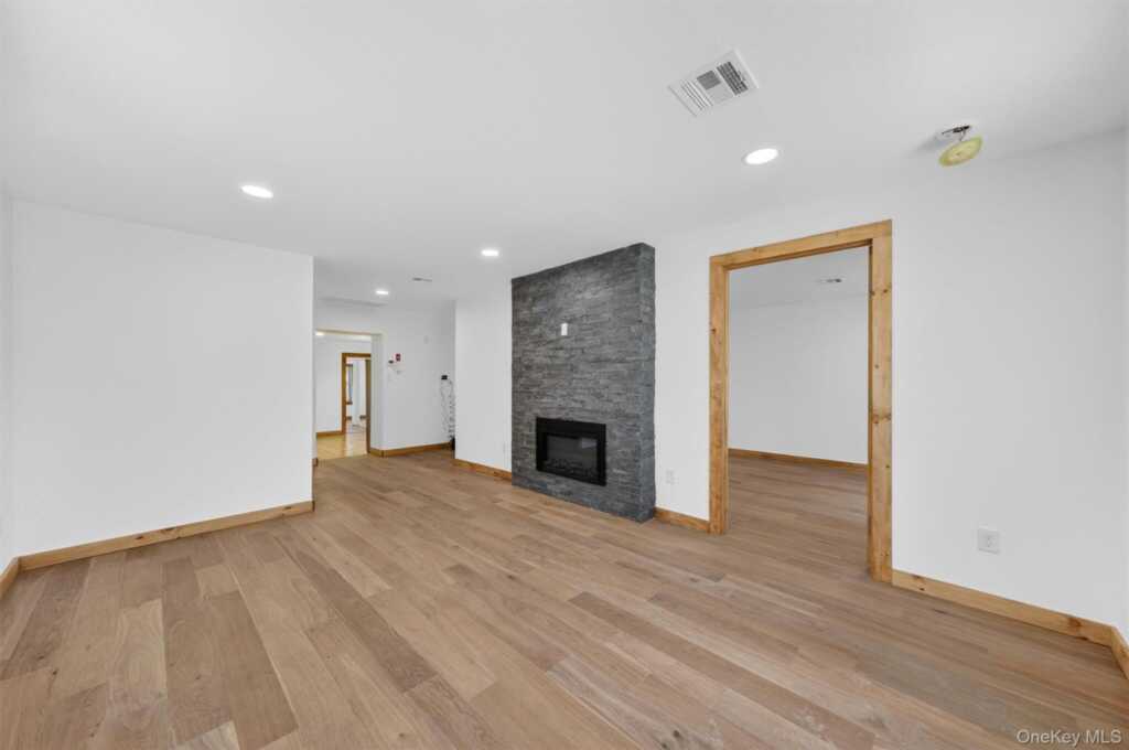 71 Blacks Road, Kingston, NY 12401 - Photo 5 of 20