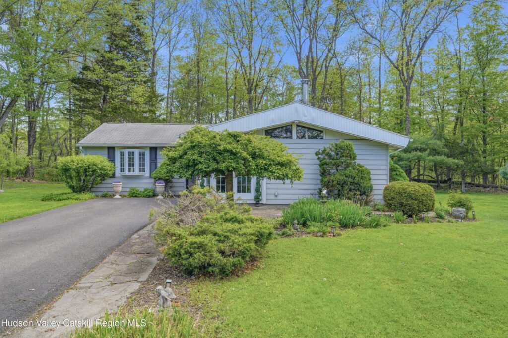 7 Maryland Court, Stone Ridge, NY 12484